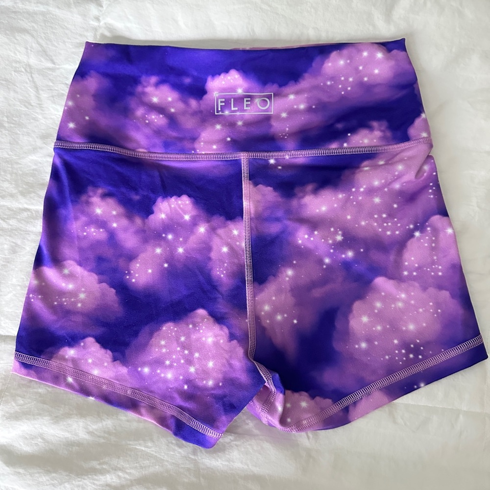 Fleo Women's Purple Clouds true high original size M